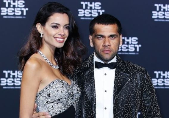 Nha tu roi loan vi Dani Alves hinh anh