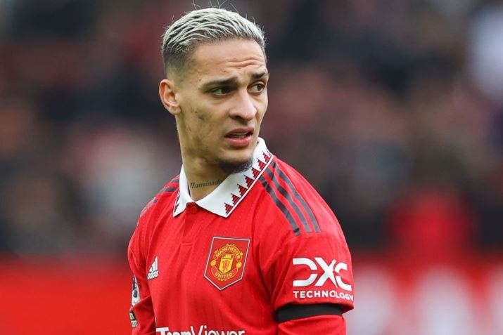 MU duoc keu goi thanh ly 12 cau thu hinh anh