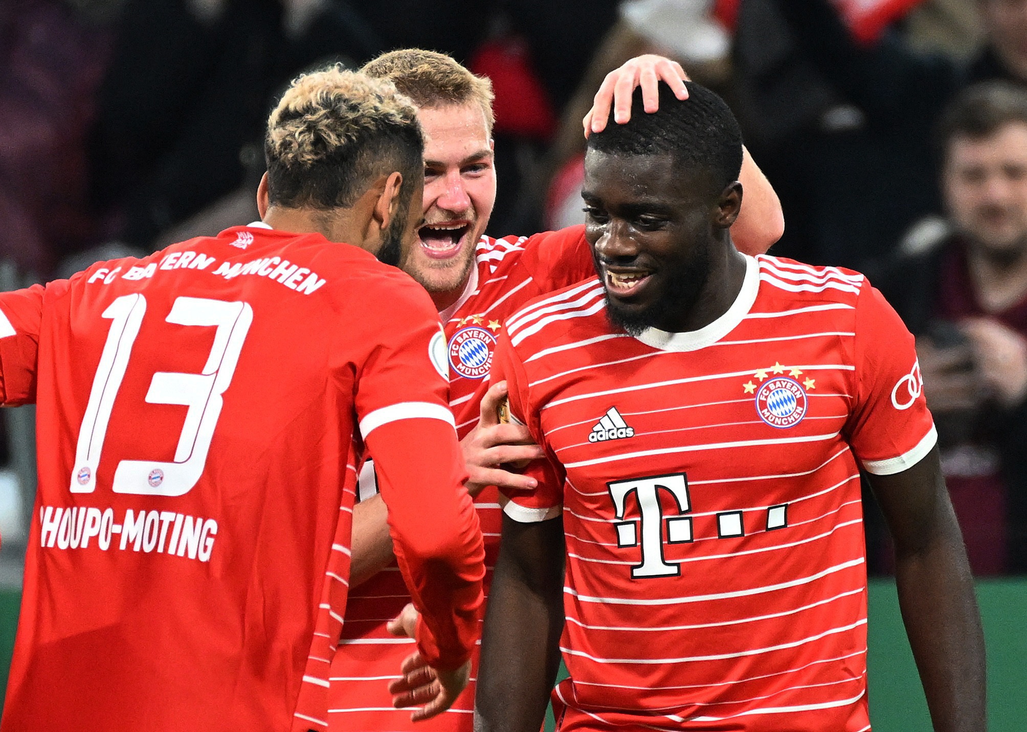 Bayern dau Freiburg anh 4