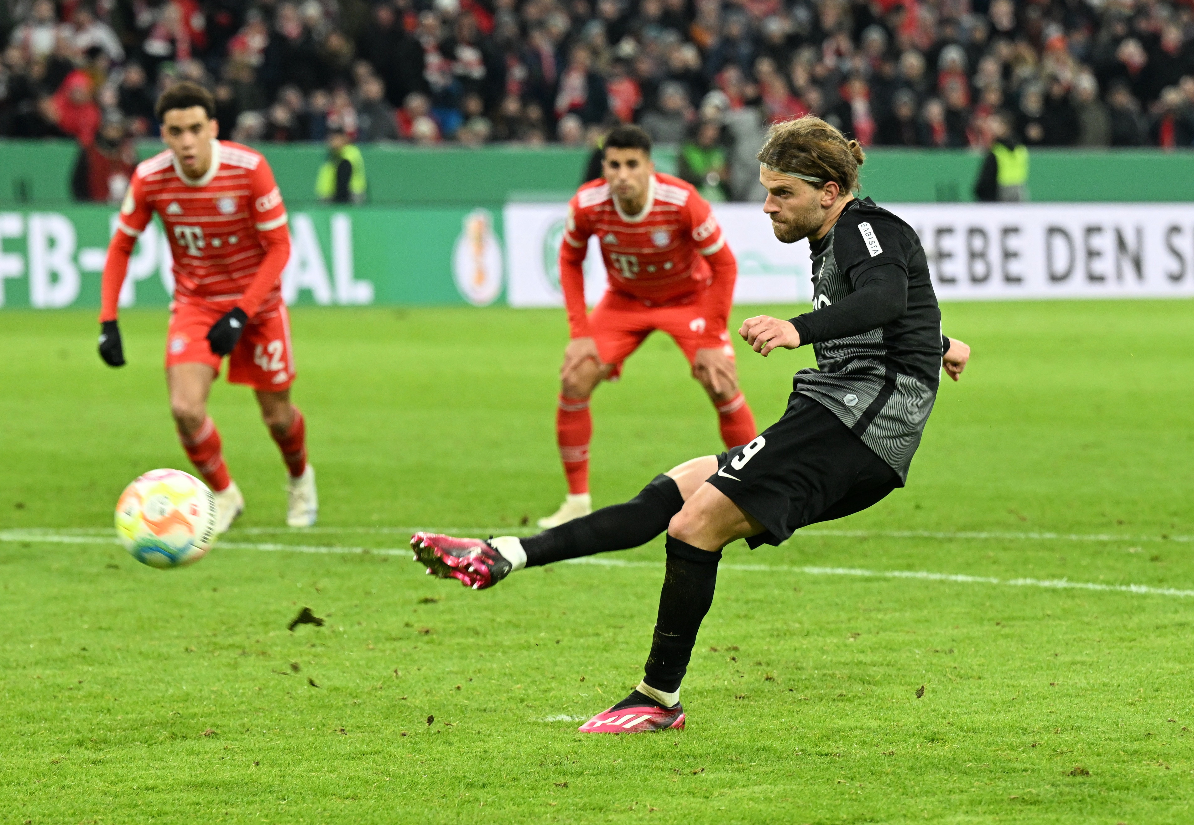 Bayern dau Freiburg anh 6