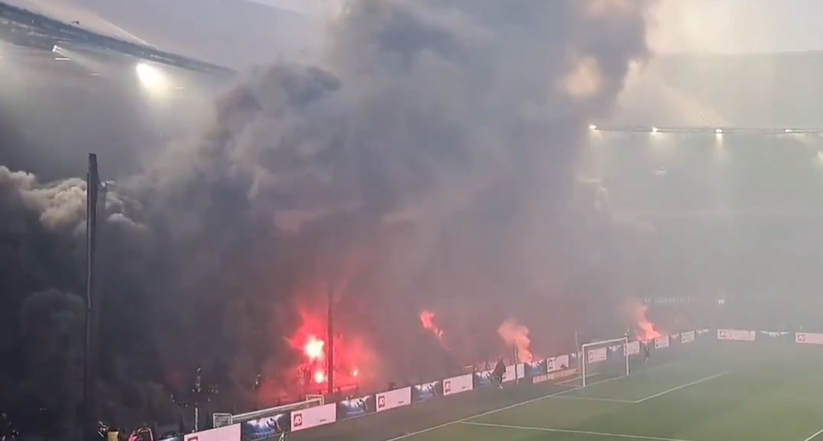 Sieu kinh dien Ha Lan anh 1