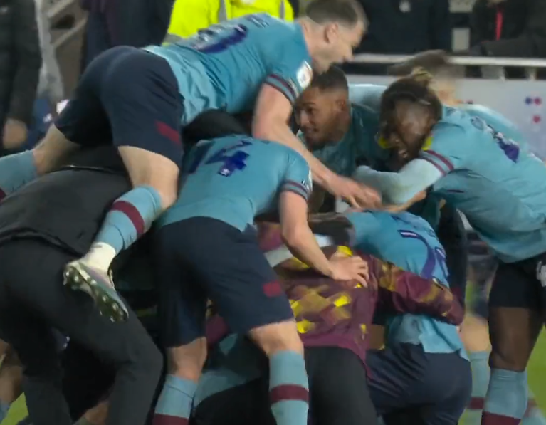 Burnley thang hang anh 1