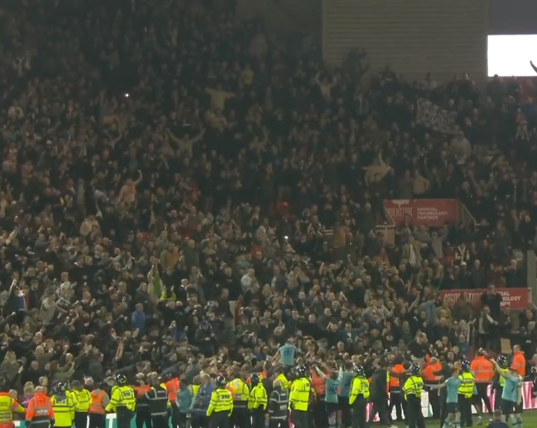 Burnley thang hang anh 2