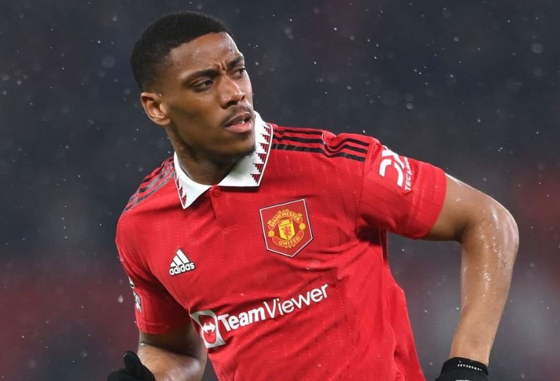 Martial ghi ban giup Man United len thu 3 hinh anh