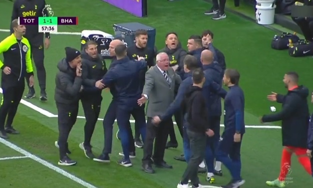 HLV Tottenham bi duoi anh 1