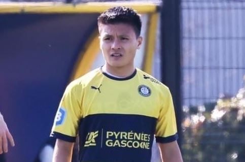 Quang Hai bi Pau FC gach ten hinh anh