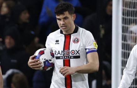 Burnley thang hang anh 1