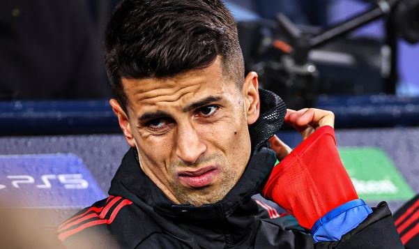 Cancelo hanh dong dep nhung van bi la o hinh anh