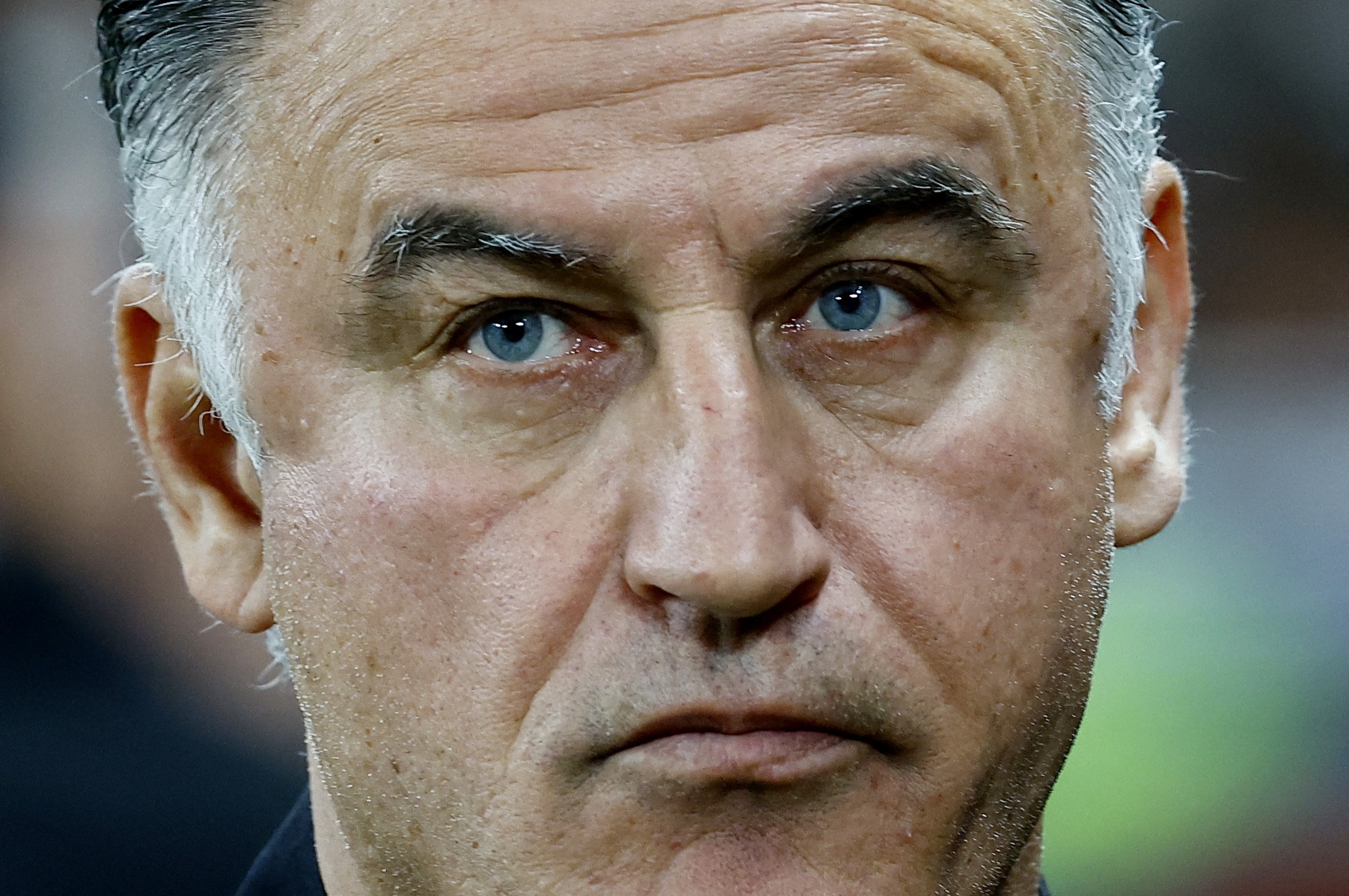 HLV PSG bi doa giet hinh anh