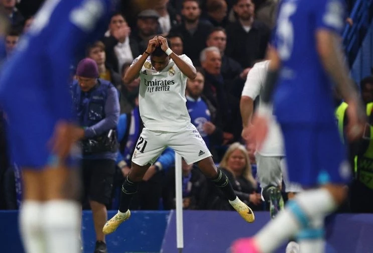 Rodrygo an mung nhu Ronaldo anh 1