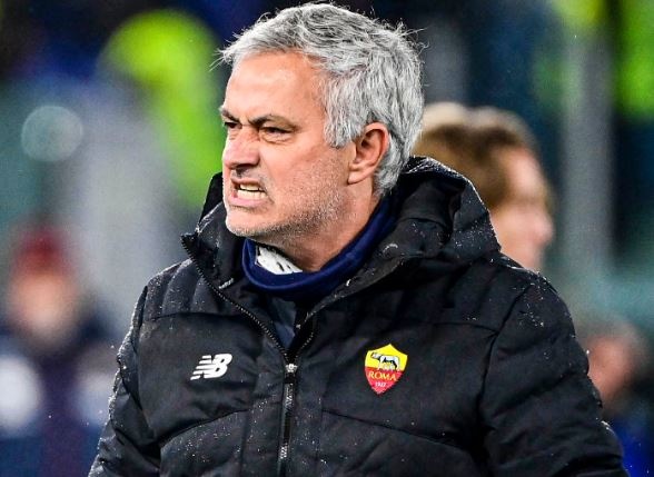 Jose Mourinho dua Roma vao ban ket Europa League hinh anh