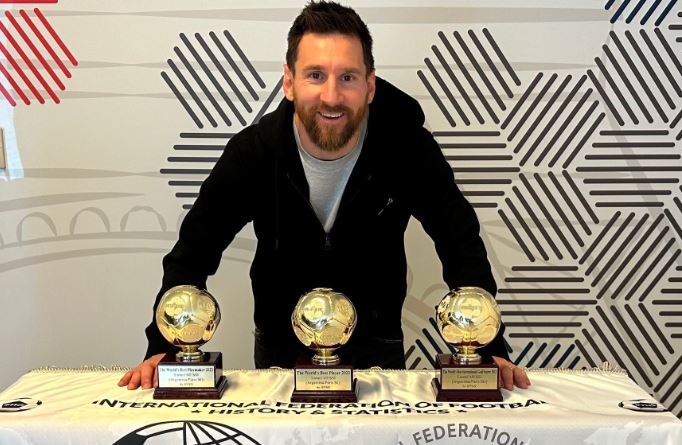 Messi nhan giai Cau thu hay nhat the gioi hinh anh