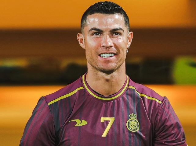 Ronaldo xoa diu CDV Saudi Arabia hinh anh