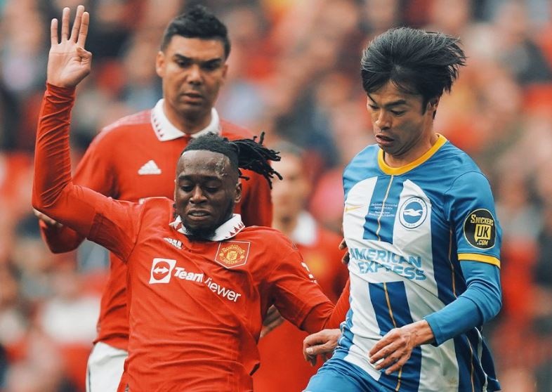 Mitoma nhan thua Wan-Bissaka hinh anh