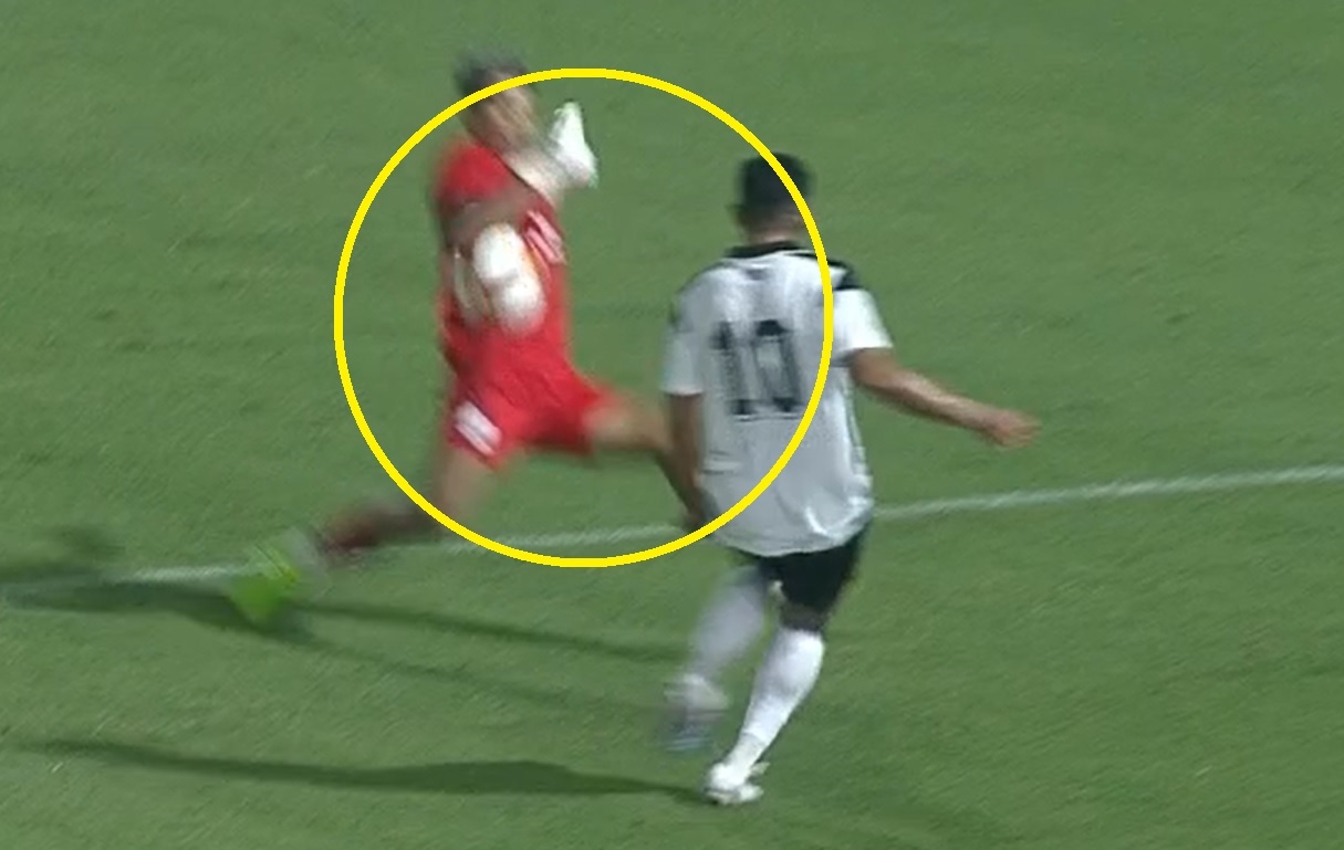 Thu mon Campuchia khong bi duoi du choi bong bang tay ngoai vung cam hinh anh