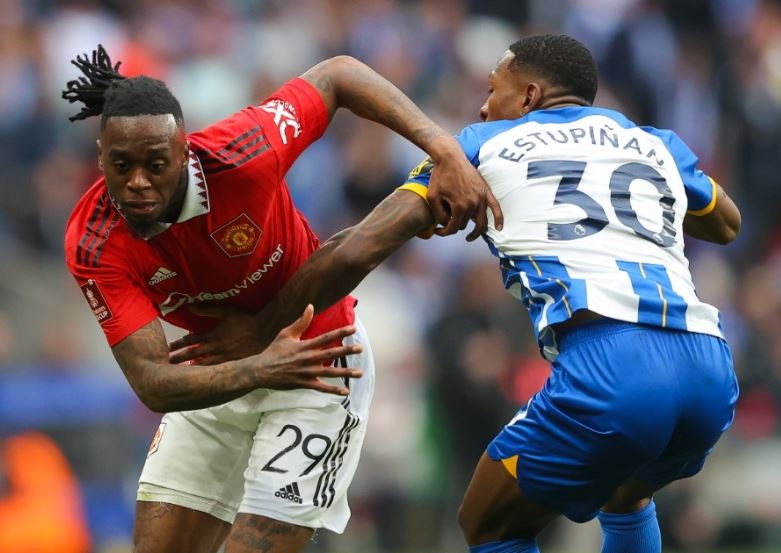 Phan ung cua Wan-Bissaka khi duoc khen hay nhat the gioi hinh anh