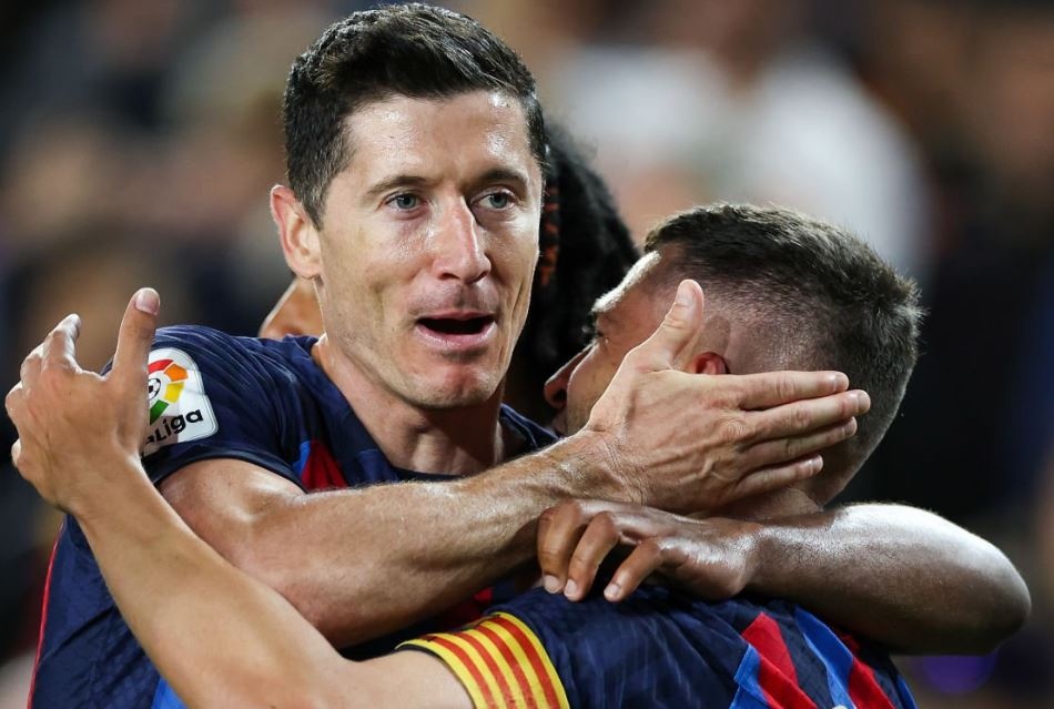 Barca cham tay vao chuc vo dich La Liga hinh anh