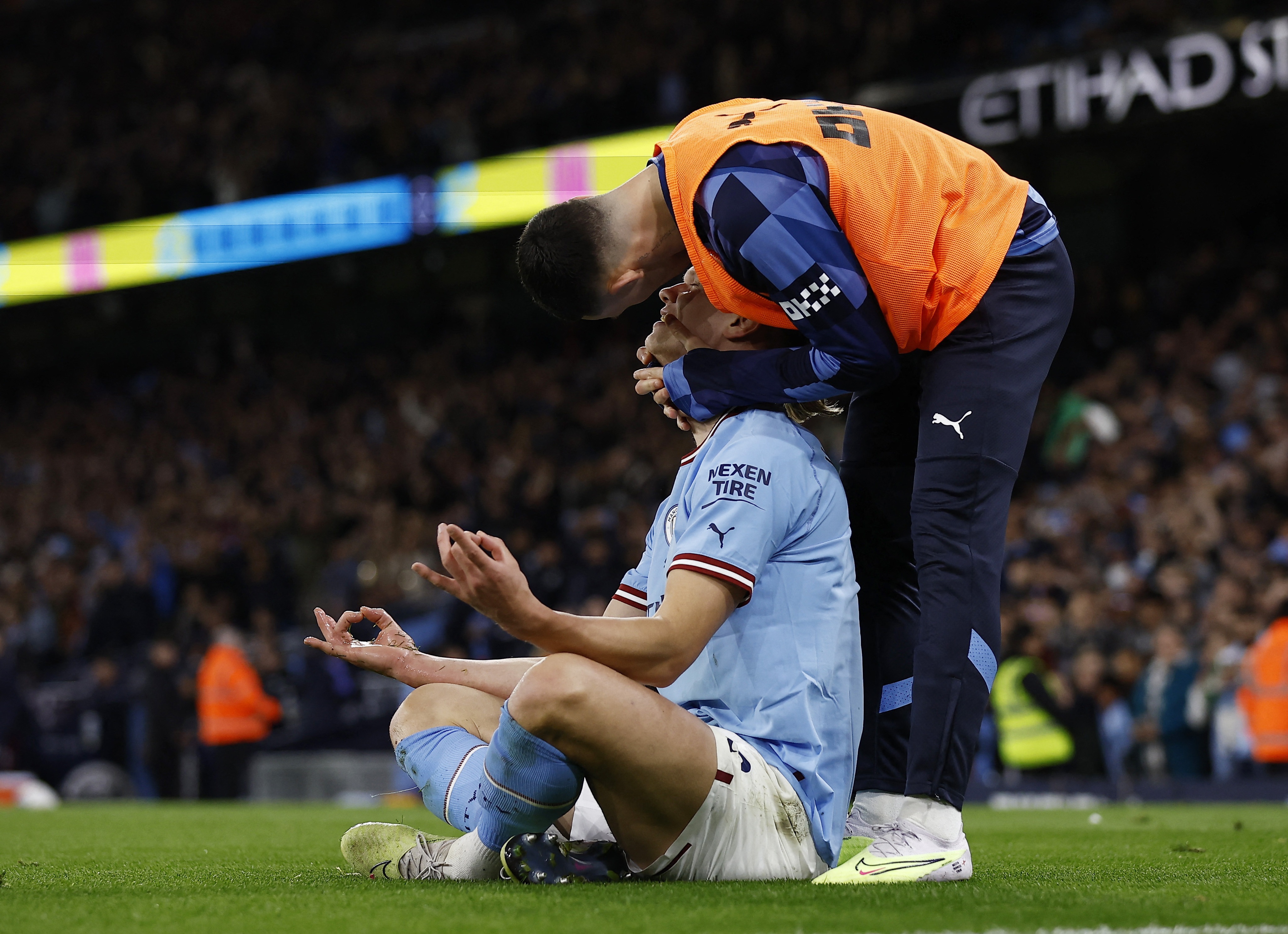 Haaland di vao lich su Premier League hinh anh