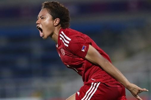 Ngoi sao goc My giai cuu tuyen nu Philippines o phut 90+6 hinh anh