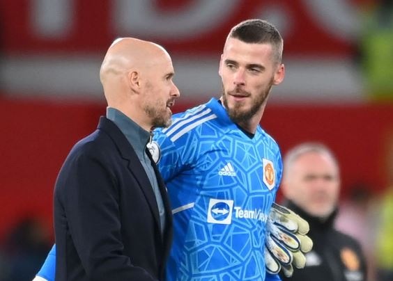 HLV Ten Hag len tieng ve tuong lai cua De Gea hinh anh