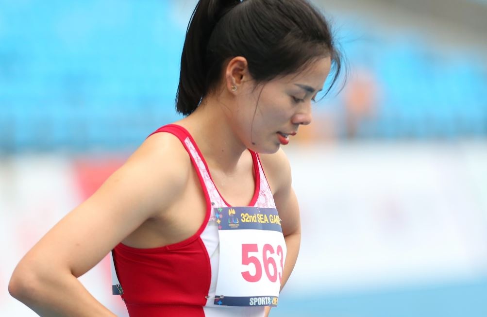 Nguyen Thi Huyen buc xuc sau khi lo HCV SEA Games hinh anh