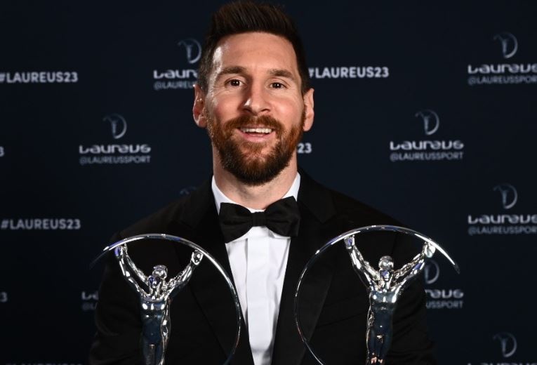 Messi di nhan giai trong thoi gian bi PSG phat hinh anh