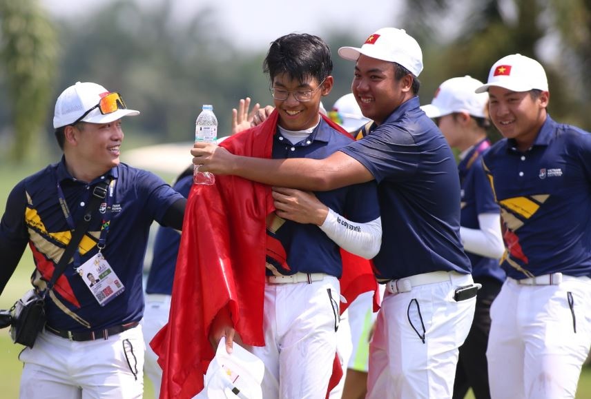Golf Viet Nam gianh HCV lich su tai SEA Games hinh anh