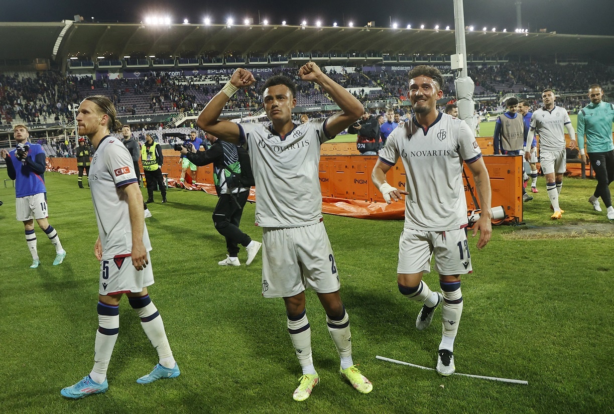 West Ham dau AZ anh 6