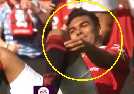 Casemiro nam cuoi khi dong doi xo xat voi doi thu hinh anh