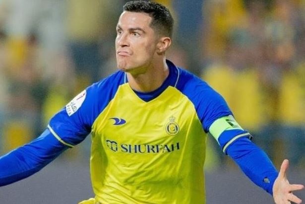 Ronaldo tu pha ky luc o tuoi 38 hinh anh