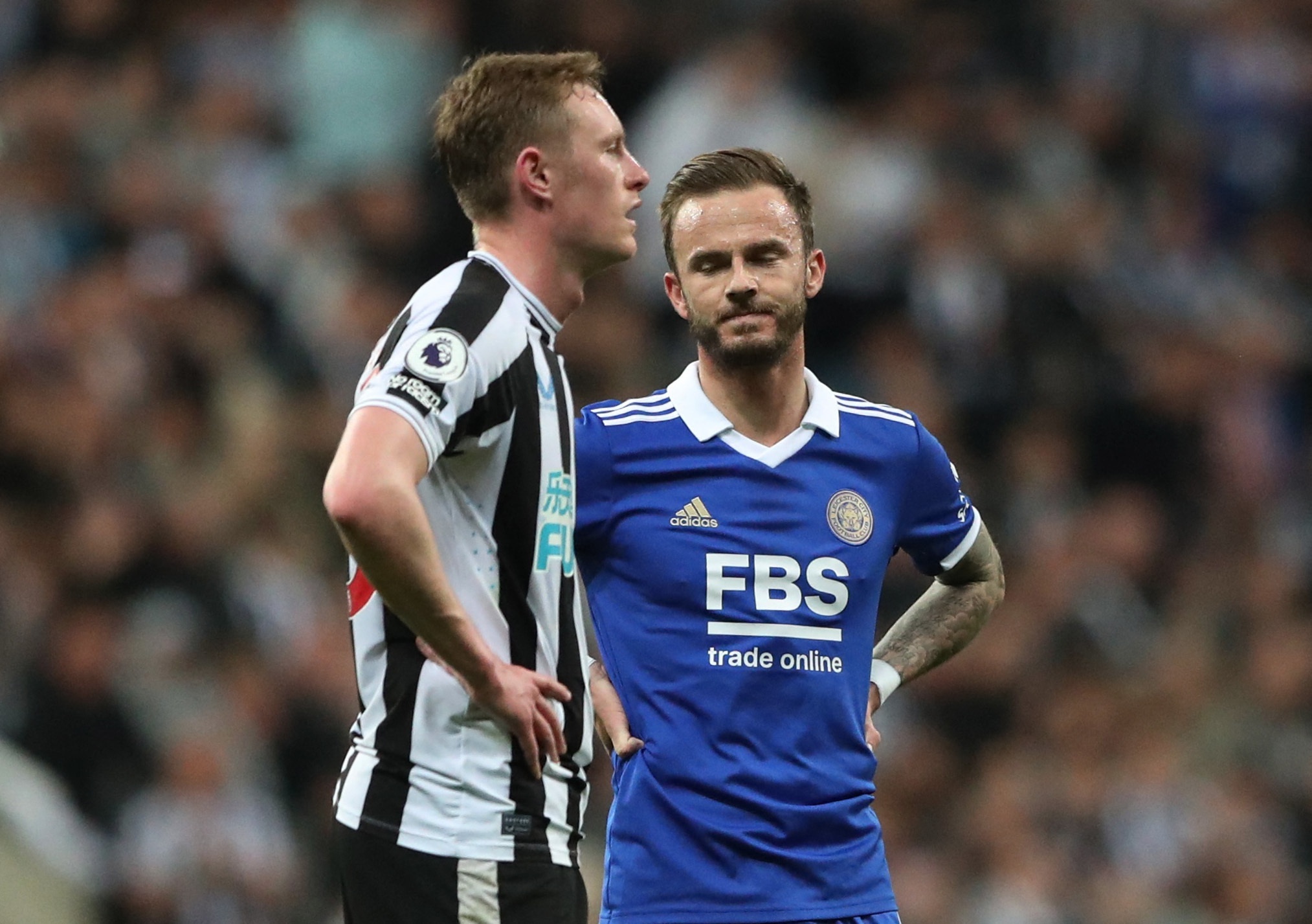 Cuoc dua tru hang Premier League kich tinh den vong dau cuoi hinh anh