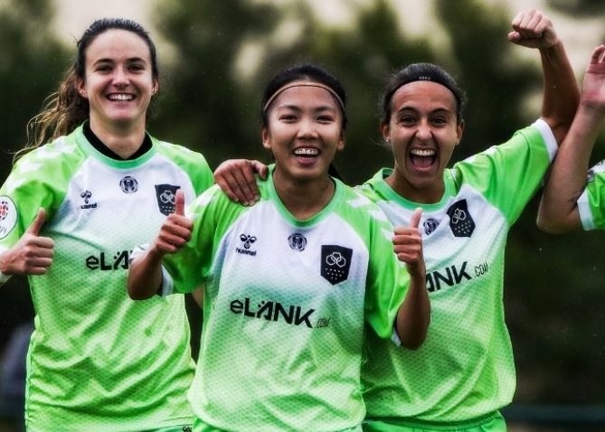 Mua dau tien ruc ro cua Huynh Nhu tai Bo Dao Nha hinh anh