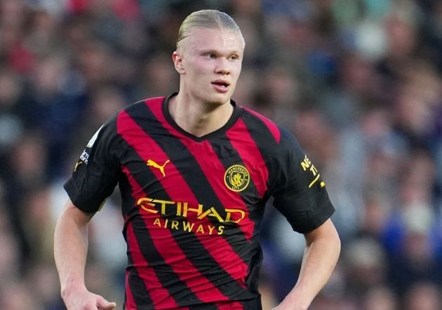 Man City dut mach 12 tran thang tai Premier League hinh anh