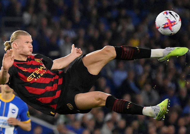 Khong ghi ban, Haaland van di vao lich su Premier League hinh anh