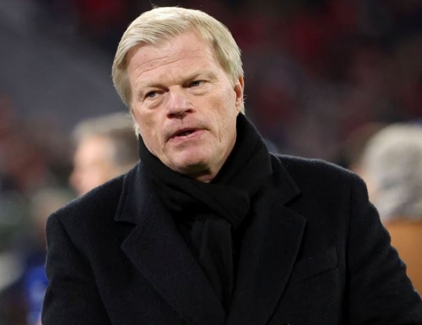 Bayern sa thai Oliver Kahn ngay sau khi vo dich hinh anh