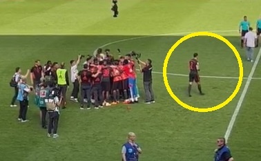 Phan ung trai nguoc cua Goretzka trong ngay Bayern vo dich hinh anh