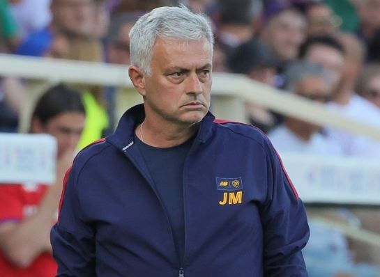 Roma het cua vao top 4 sau tran thua nguoc hinh anh