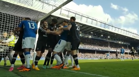 Everton tru hang anh 3