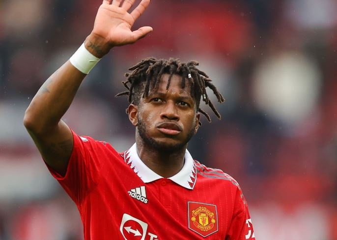 Fred duoc HLV doi thu tiep can hinh anh