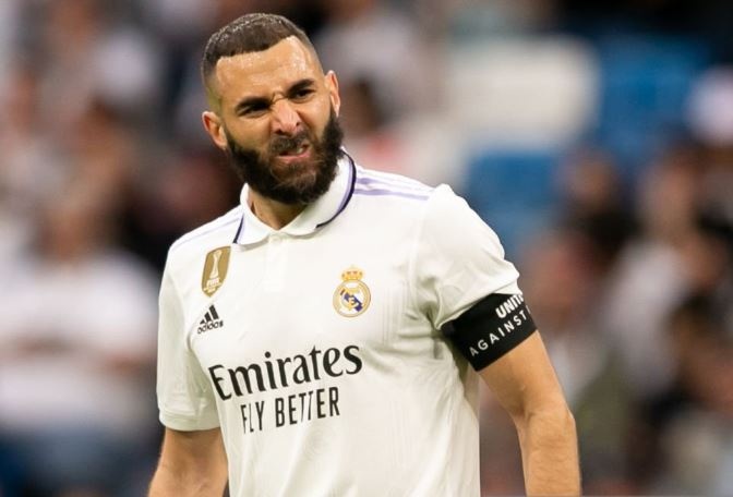 Benzema xem xet roi Real Madrid hinh anh