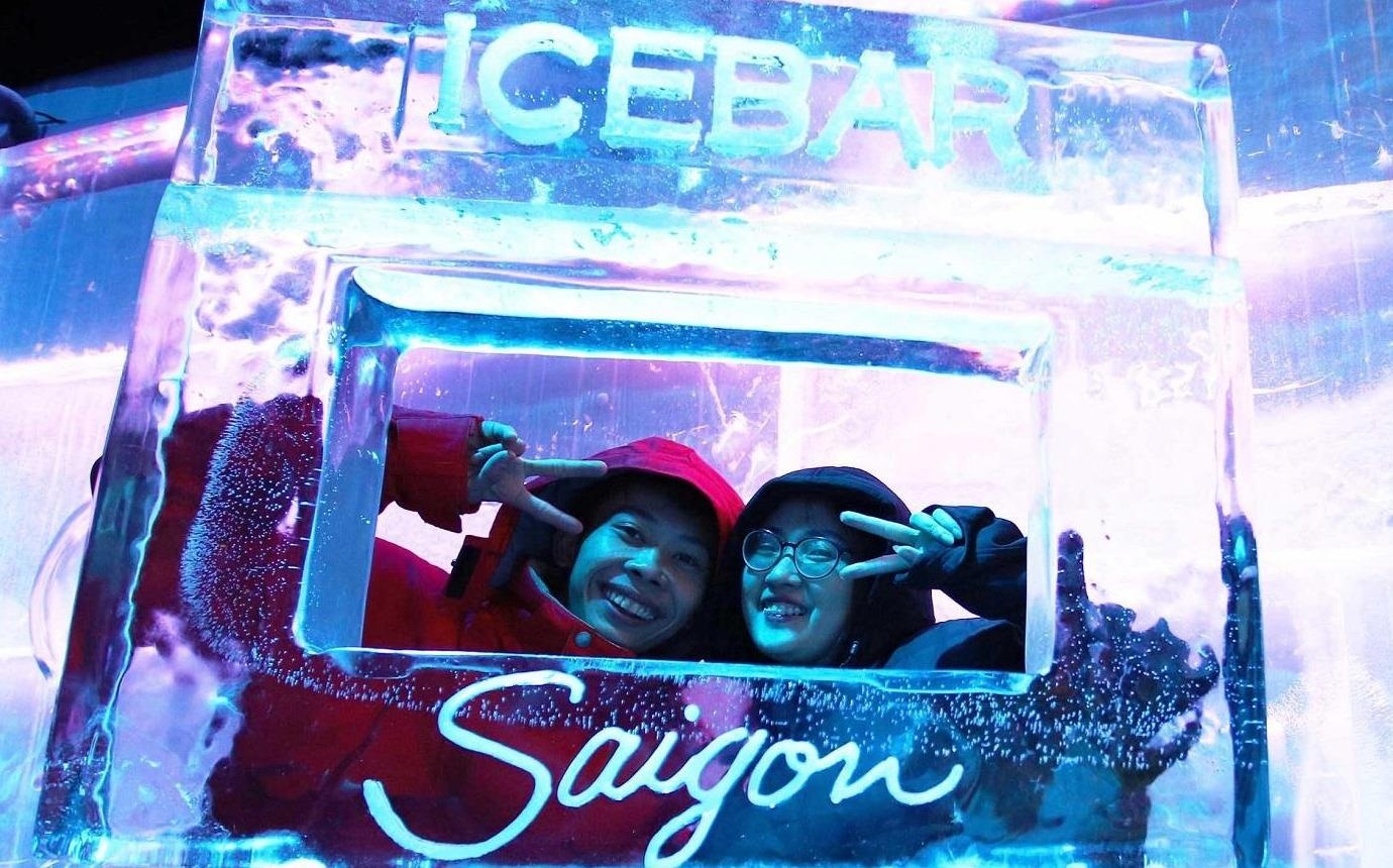 Trai nghiem quan bar -8 do C tai toa nha cao nhat Viet Nam hinh anh