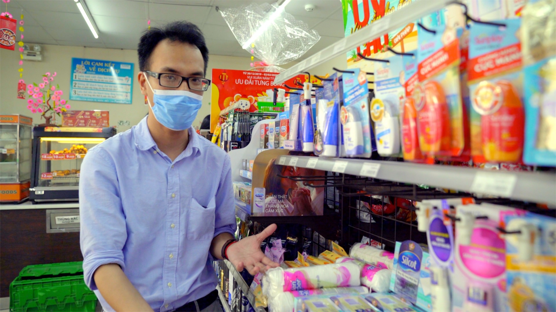 ‘Toi di mua khau trang tai TP.HCM’ hinh anh