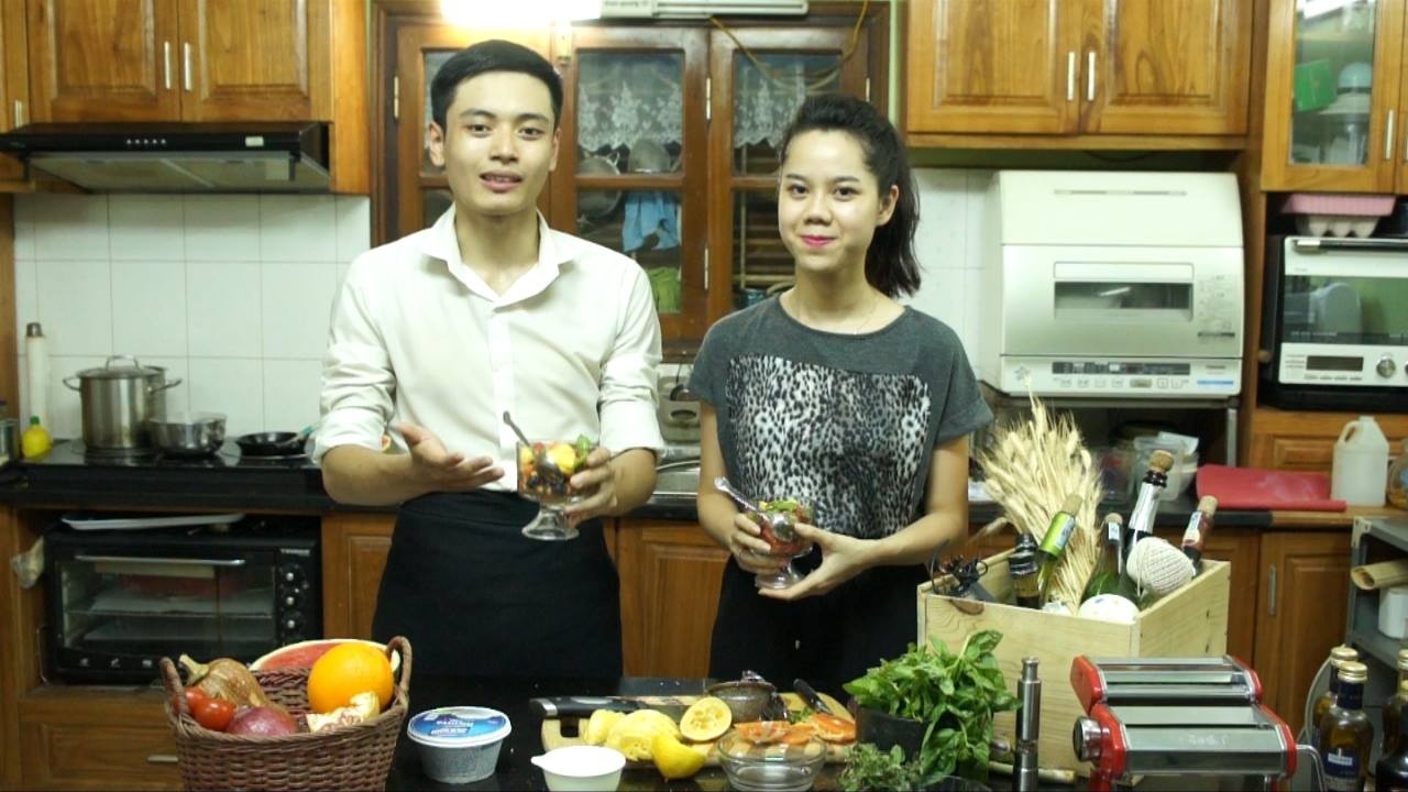 Salad hoa qua cho da mua hanh kho hinh anh