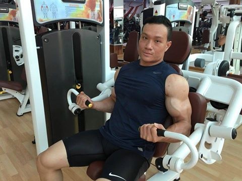 Bac si tuong lai nang 95 kg, so huu co bung 6 mui hinh anh