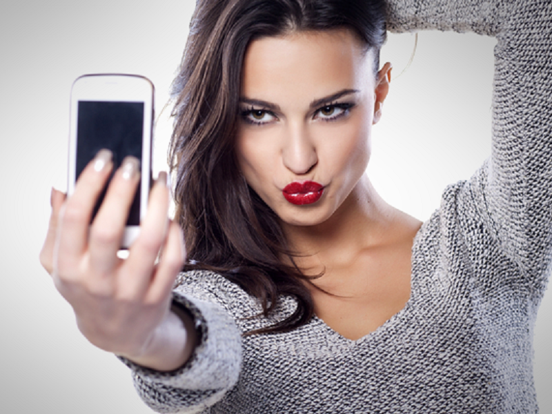 Cuong selfie - dau hieu benh tam than? hinh anh