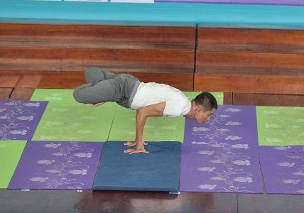 liet nua nguoi thanh huan luyen vien Yoga anh 1