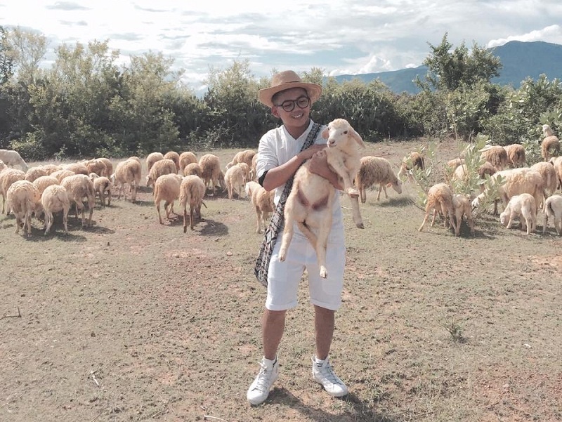 9X chia se lich trinh 'mot minh mot vuong quoc' o Mui Dinh hinh anh
