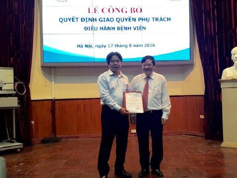 Ong Tran Binh Giang dieu hanh Benh vien Viet Duc hinh anh