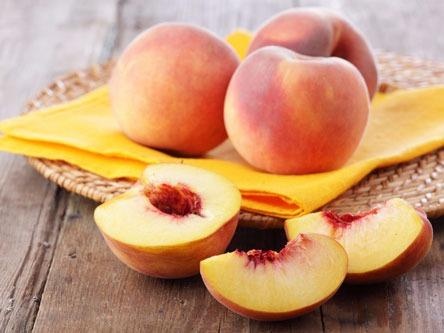 Nhung thuc pham gay nong trong nguoi hinh anh