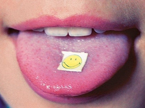 Ma tuy tem giay anh 1